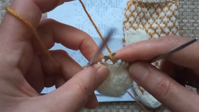 МК варежки жаккардовым узором спицами 1 часть