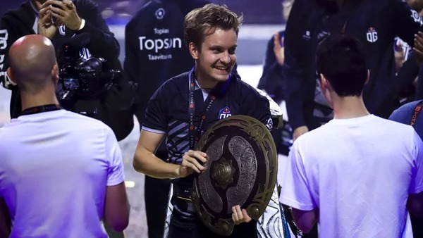 Dota 2|Тащу соло на миде!