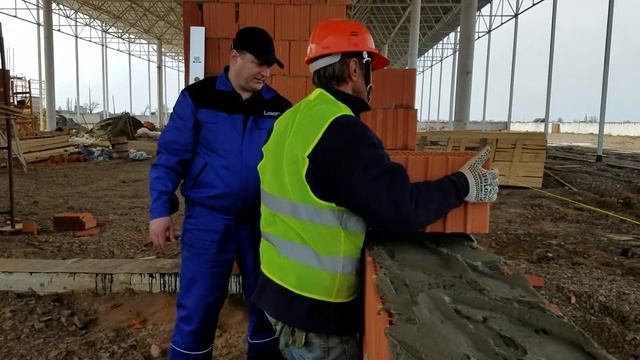 Кладка з керамічного блоку 38#кладка из карамического блока 38#LEIER
