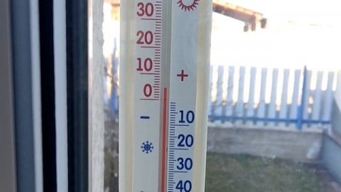 Защищаем рассаду в теплице от весенних заморозков.10 мая. Привет из Сибири!