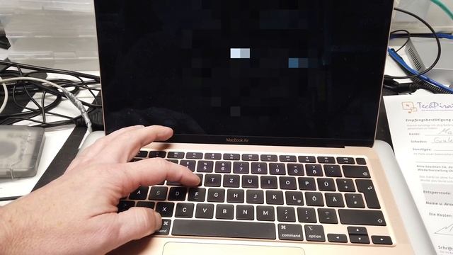 Apple MacBook Air 2020 2021  mit M1 von USB booten