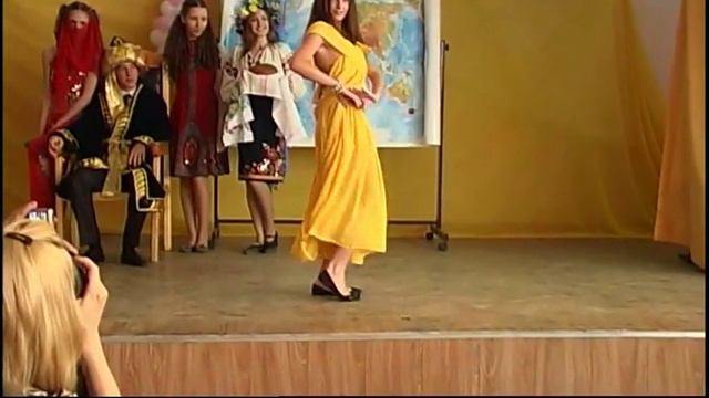 Ведущая, сценарист, постановщик Юлия Гранд. Последний звонок.География