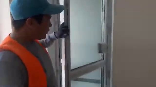 Мягкая защита на дверях для исключения повреждения откосов EXPO Residence 05 06 2016