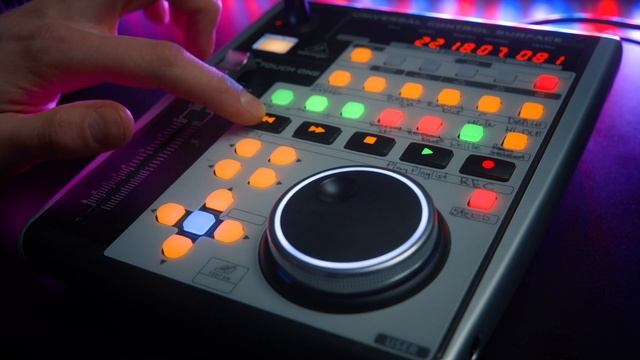 MIDI-контроллер Behringer x-touch one: как работать с повторами в vMix