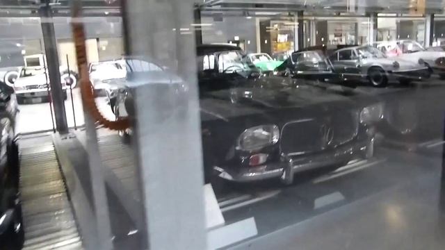 Classic Remise Berlin, Walk around Teil 1 ( Bugatti, LaFerrari, Diablo, Enzo, Oldtimers...)  (HD)