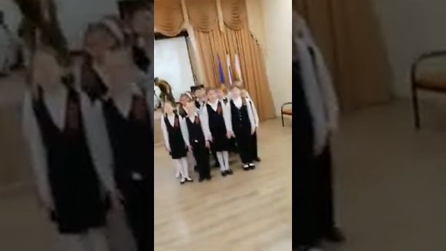 Видео: песня «Мы уходили на войну», Краснодар, школа 52, 3-Б класс