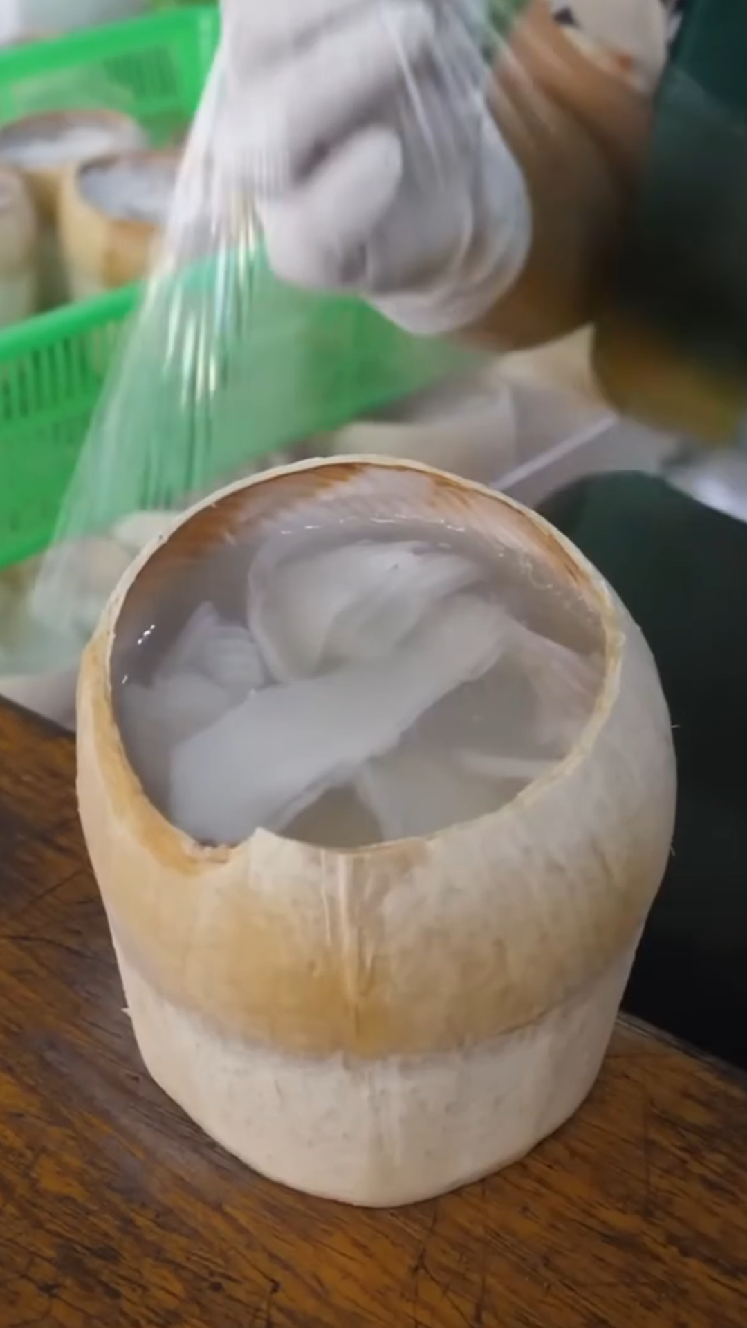 Кокосовое ЖЕЛЕ в натуральной оболочке | кокосовое производство #кокос #shorts