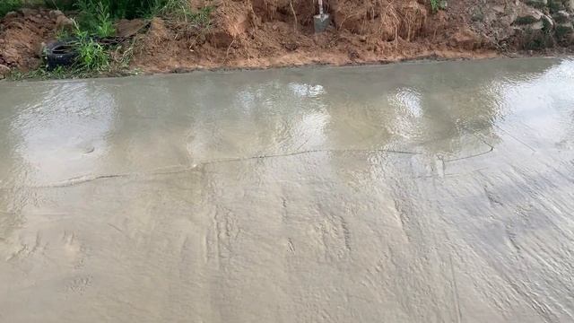 №908 ЗАЛИВАЕМ площадку ПОД МАШИНУ на даче ? Вечер в Можайске ? Едим мороженое