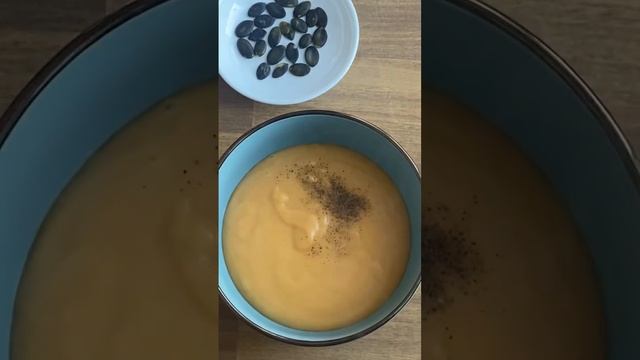Гарбузовий суп-пюре. Детальний рецепт на каналі.