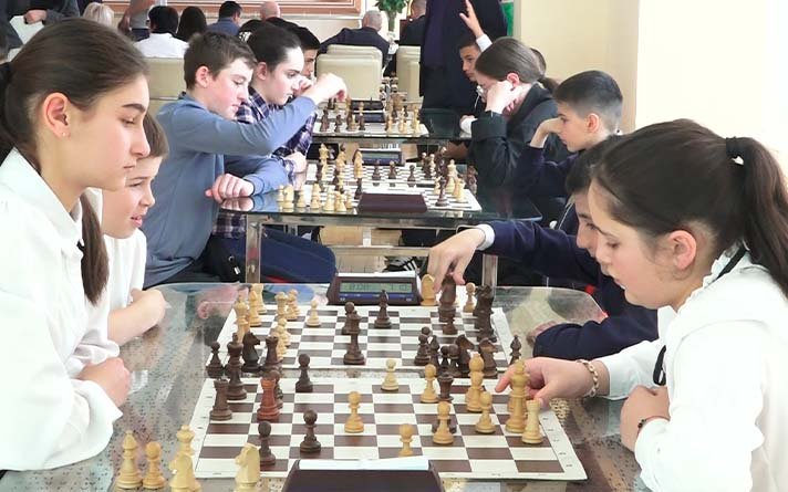 Турнир по шахматам среди школьников провели в Национальной научной библиотеке