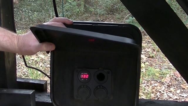 DIY Off-Grid Solar Yard Lights With Cell Phone Charger!