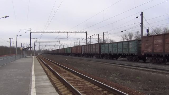 Электровоз ВЛ80С-1082/1090 с грузовым поездом