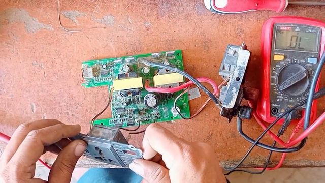 1500 watt inverter red light on KR Ra h magr output voltage NHI da Ra us theek karen how repair inv
