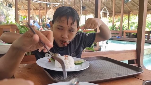 Zefa Mandi Kolam Bersama Bocil America ?
