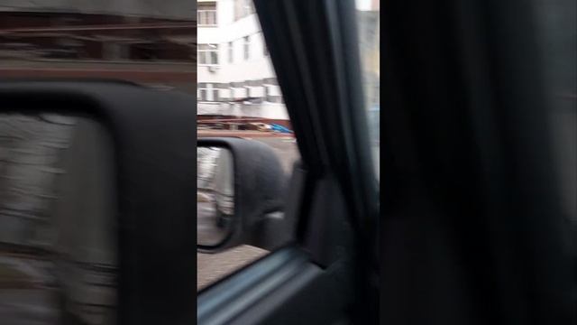 Тупиковый двор выезд задним ходом на Ниве Урбан с огромным прицепом. Смотрим 