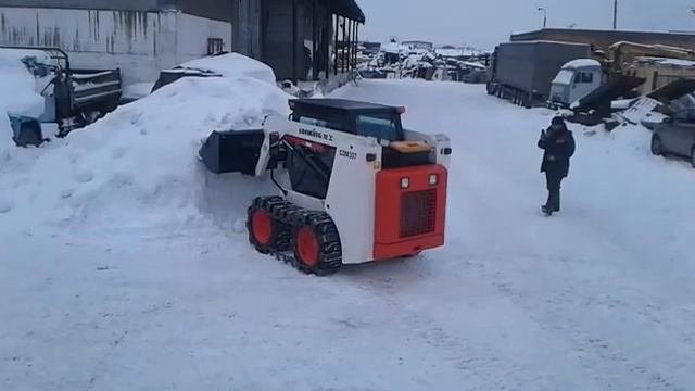 Мини погрузчик LONKING CDM307 с накидными гусеницами