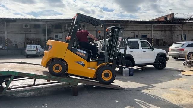 ПРОДАЖА ВИЛОЧНОГО ПОГРУЗЧИКА 2500 кг, 4500 мм.