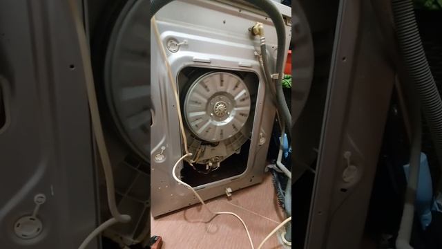Стиральная машинка LG, самостоятельное Устранение ошибки "LE".