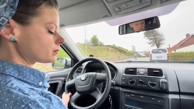 __ASMR_CAR_Driving_Sounds___Chewing___Blowing_Bubblegum_19052024130627_MPEG-4__720p_.mp4