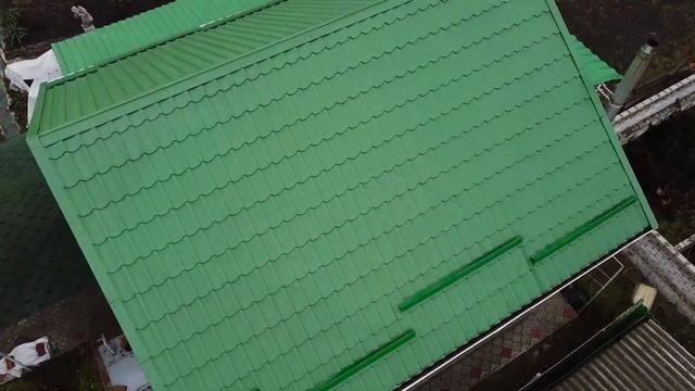 Двухскатная кровля из металлочерепицы - жилой этаж с утеплением в Днепре.