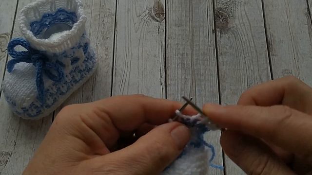 😍НЕСЛОЖНЫЕ👍 ДВУХЦВЕТНЫЕ ПИНЕТКИ С УЗОРОМ НА ДВУХ СПИЦАХ👍knitting booties