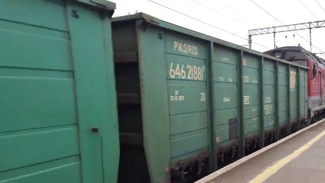 Поезд особо длинный состав, 50x вагонов
