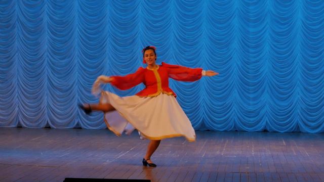 Интересно девка пляшет 2 #upskirt #танец #русский