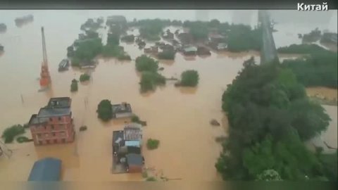 Китай накрыло мощное наводнение