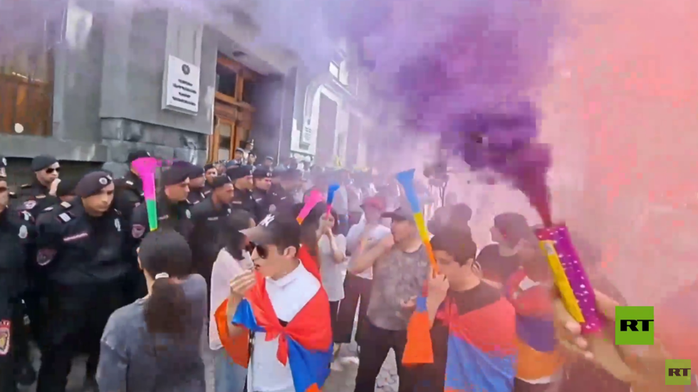 بالفيديو.. احتجاجات في أرمينيا ضد الحكومة