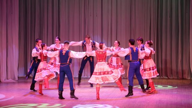 Ансамбль танца "Кудринка" - Венгерский парный танец. Основной состав
