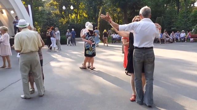 ЖЕНЩИНА ВОЗДУХ, ЖЕНЩИНА ВОДА! ТАНЦЫ ХАРЬКОВ УКРАИНА СЧАСТЛИВЫЕ ДНИ