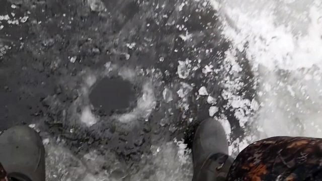 Безмотылка на огромном водоёме.