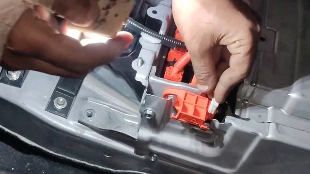 Toyota CH-R Hybrid battery & blower fan, filter service