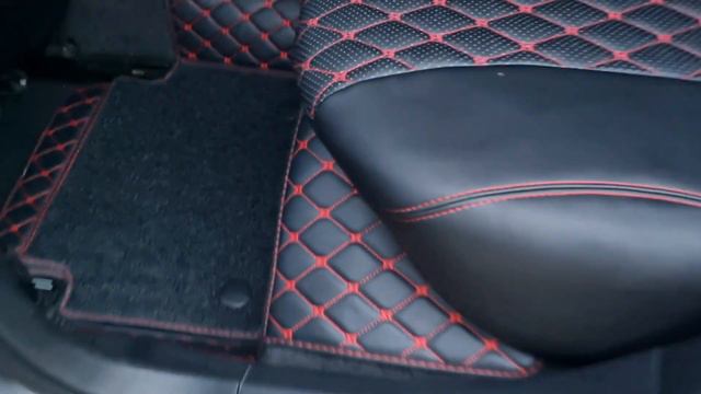 Чехлы экокожа Nissan Qashqai (J11) - Дизайн (Стандарт) Черные с красной ниткой