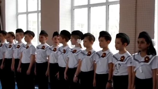 3"В" класс смотр строя и песни 6 мая 2022 год школа №5 Лобня Московская обл.