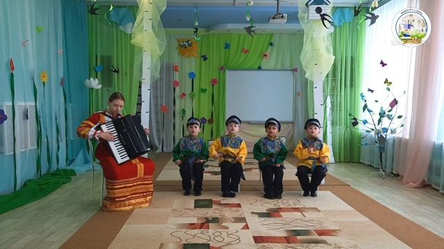 Вокальный квартет''Бусинки'' р.н.п.''Во кузнице'' аккомп.Истратова Анастасия.