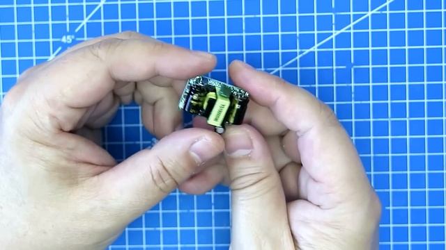 Блок питания 5V 700ma для Ардуино -- обзор