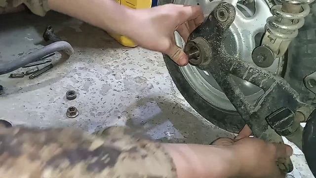 Как заклеить камеру на скутере ?