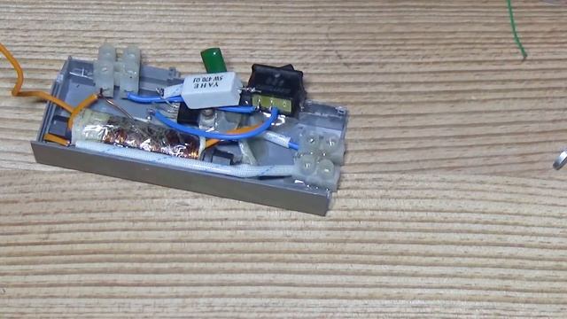 Simple invertor circuit;Fluorescent lamp DC Circuit