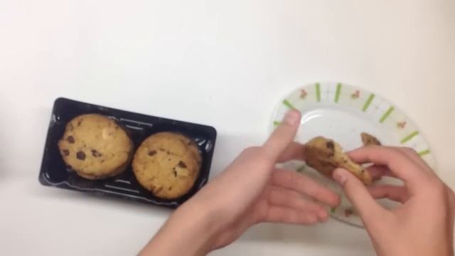 Печенье Merba с клюквой и белым шоколадом [Обзор еды #30] [White chocolate and cranberry cookies]