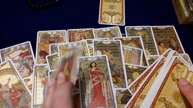 Когда закончится моё одиночество? Расклад Для одиноких сердец?