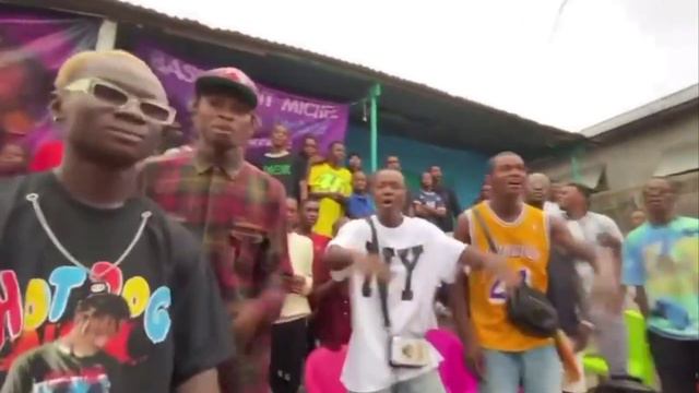 В Конго чарты рвёт глухонемой MC Баба. Говорят, что Африка от него в экстазе.