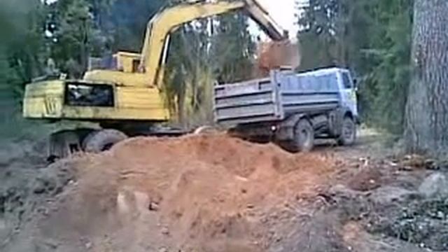 копание пруда с вывозом грунта.