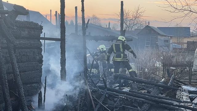 В Маймаксанском округе пожарные отстояли от огня жилой дом