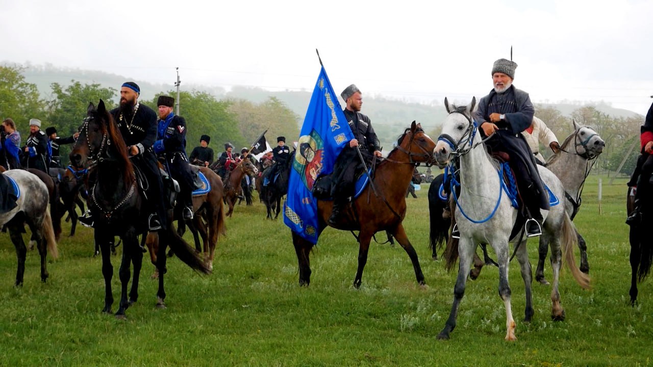 Из Ставрополья на Кубань прошел конный переход терских казаков