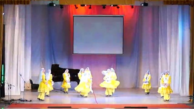 Татарский танец "Игра с платком"