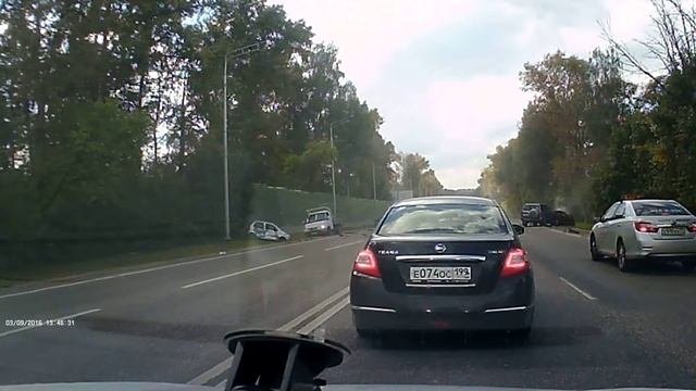 Дед вылетел на встречку и разбил 4 машины