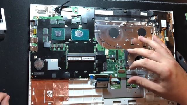 Lenovo IdeaPad 700 - 15isk полная и необычная разборка