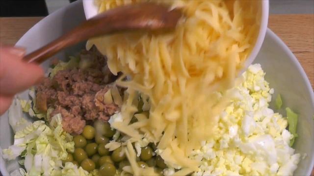 САЛАТ с ТУНЦОМ, ЯЙЦОМ и ПЕКИНСКОЙ КАПУСТОЙ, который можно приготовить буквально за 5 минут