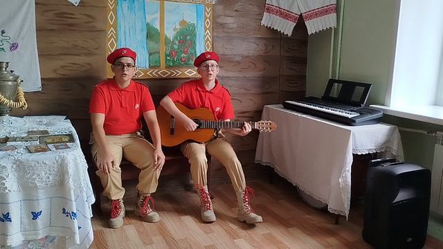Ксения Заволодько и Глеб Куранда исполняют песню В. Цоя